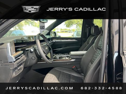 Used 2026 Cadillac Escalade Platinum Sport AWD/4WD image 8
