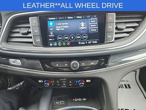 Used 2023 Buick Enclave Premium image 40