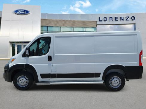 Used 2025 RAM ProMaster 2500 w/ U-Haul Equipment Group FWD image 8