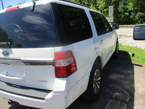 Used 2017 Ford Expedition XLT AWD/4WD image 8