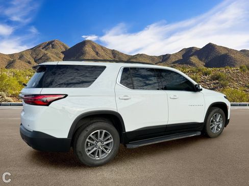Certified 2023 Chevrolet Traverse LT FWD image 4