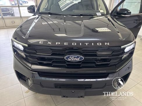 Certified 2025 Ford Expedition Active RWD image 28