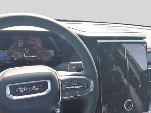 New 2026 GMC Acadia Elevation w/ Elevation Premium Package AWD/4WD image 13