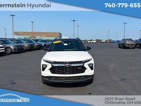Used 2024 Chevrolet TrailBlazer RS AWD/4WD image 2