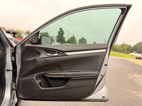Used 2019 Honda Civic Sport image 22