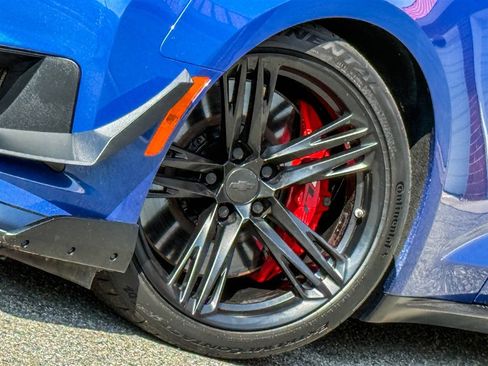 Used 2022 Chevrolet Camaro ZL1 RWD image 5