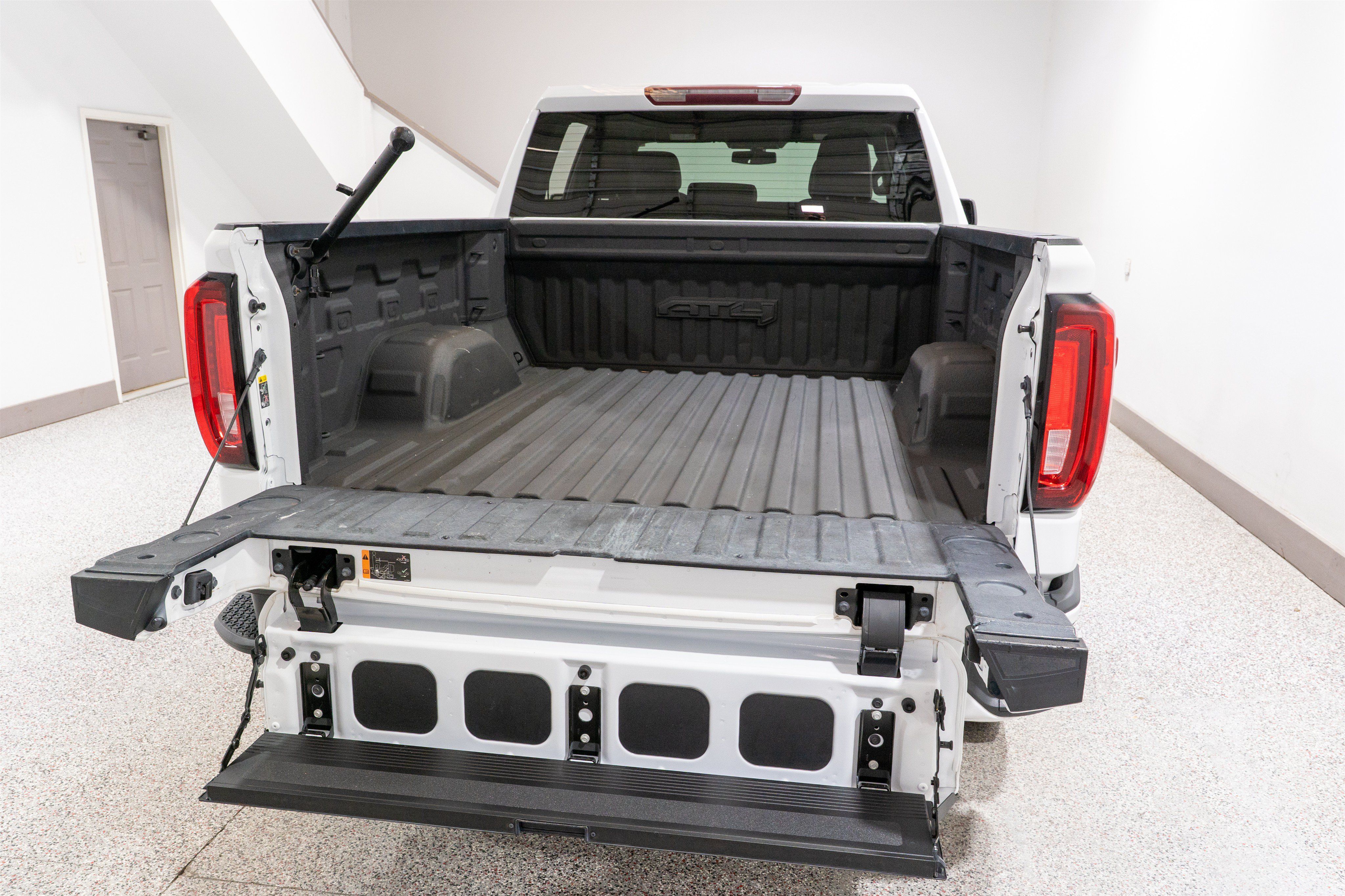 Used 2021 GMC Sierra 1500 AT4 AWD/4WD image 11