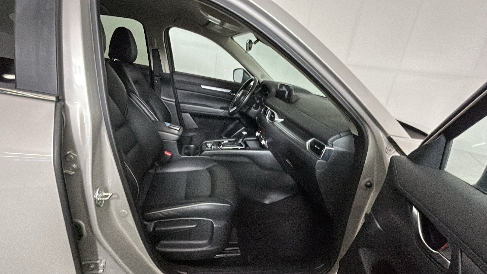 Used 2025 MAZDA CX-5 AWD 2.5 S w/ Select Package image 34