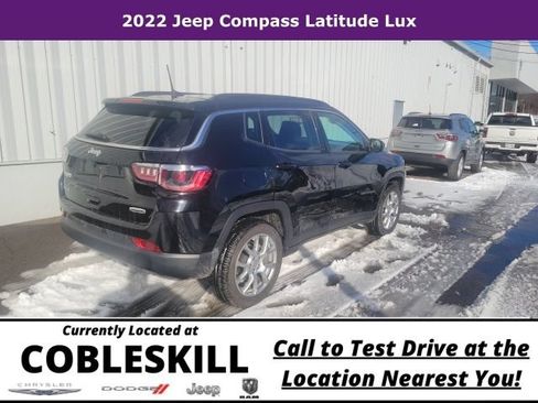 Used 2022 Jeep Compass Latitude AWD/4WD image 4