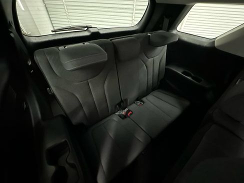 Used 2025 Hyundai Palisade SE FWD image 17