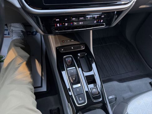 Used 2022 Chevrolet Bolt EUV Premier w/ Launch Edition image 16