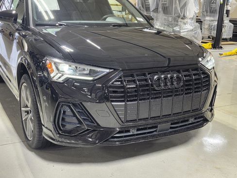 Used 2024 Audi Q3 2.0T Premium image 9
