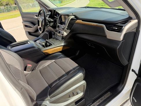Used 2020 GMC Yukon XL Denali w/ Denali Ultimate Package image 17