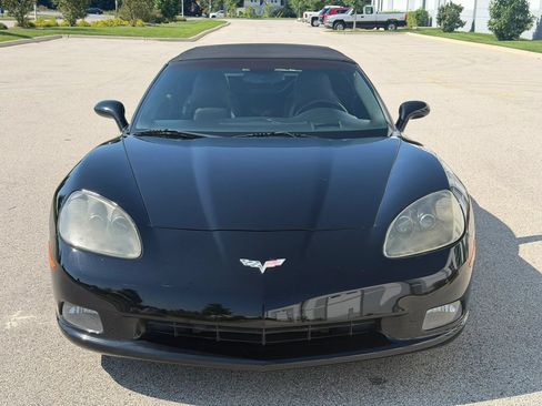 Used 2007 Chevrolet Corvette Convertible w/ Preferred Equipment Group RWD image 2