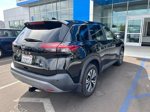 Used 2023 Nissan Rogue SV FWD image 13
