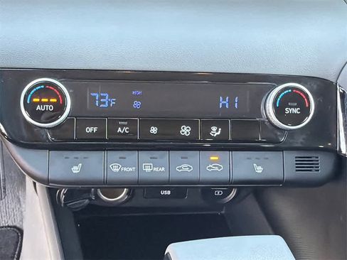 Used 2022 Hyundai Elantra Blue image 28