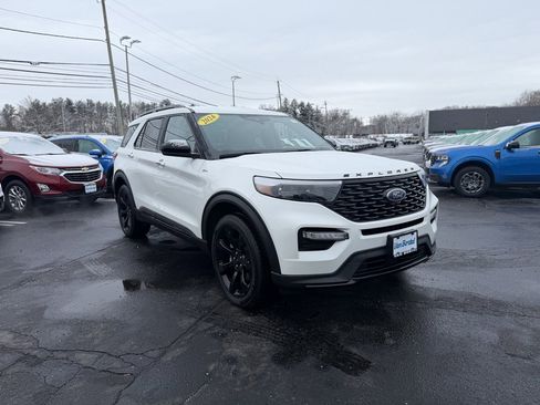 Certified 2024 Ford Explorer ST-Line w/ Class IV Trailer Tow Package image 9