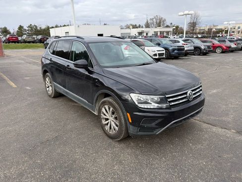 Used 2018 Volkswagen Tiguan SE image 4
