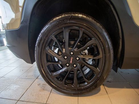 Certified 2023 GMC Terrain SLE w/ Driver Convenience Package image 26