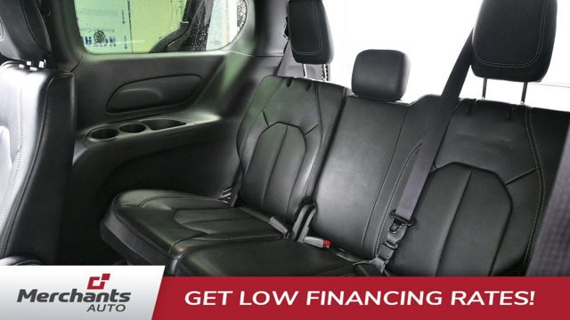 Used 2025 Chrysler Pacifica Select FWD image 25
