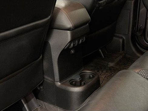 Used 2016 Jeep Wrangler Unlimited Sahara AWD/4WD image 17