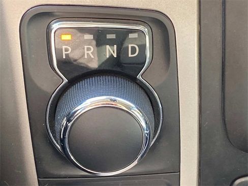 Used 2020 RAM 1500 Classic SLT w/ Luxury Group image 26