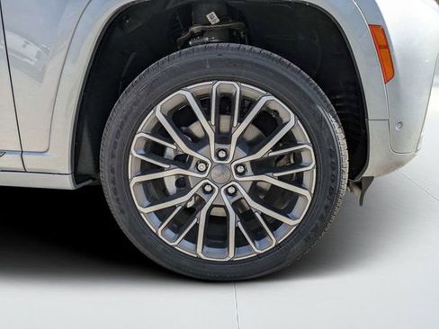 New 2026 Jeep Grand Cherokee L Summit w/ Advanced Protech Group IV AWD/4WD image 10