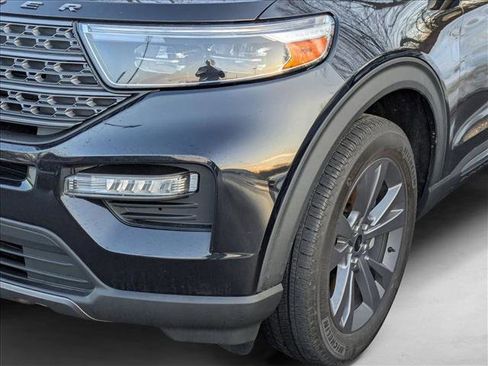 Used 2022 Ford Explorer XLT w/ Equipment Group 202A image 9