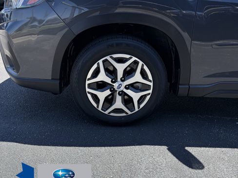 Used 2021 Subaru Forester Premium AWD/4WD image 34