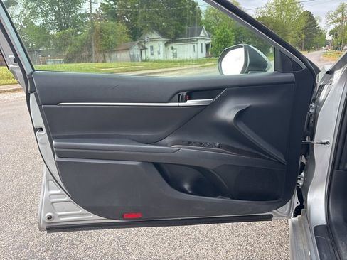 Used 2023 Toyota Camry SE FWD image 13