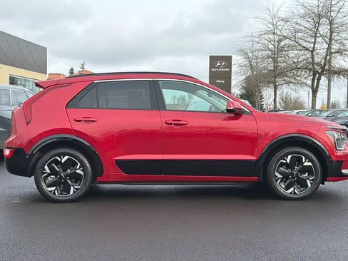 Used 2023 Kia Niro Wind w/ Wind Preserve Package image 3