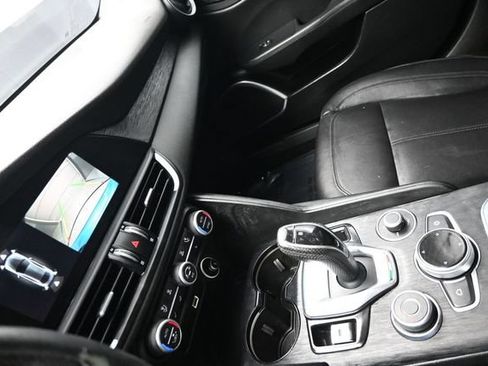 Used 2020 Alfa Romeo Giulia w/ Cold Weather Package RWD image 16
