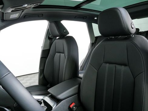 Certified 2025 Audi Q5 Premium w/ Convenience Package image 5