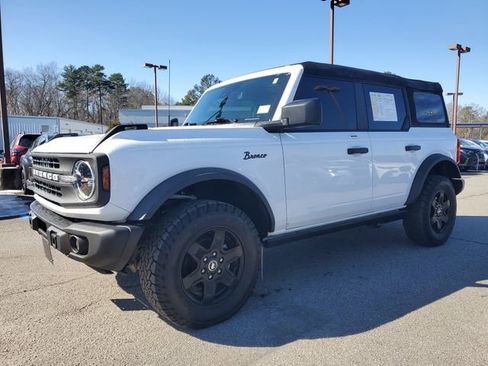 Used 2023 Ford Bronco Black Diamond image 3