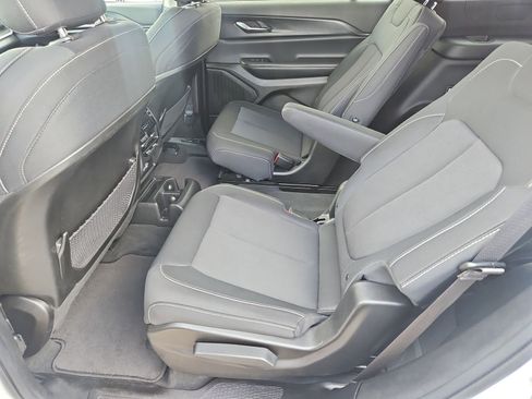 Used 2023 Jeep Grand Cherokee L Laredo image 18