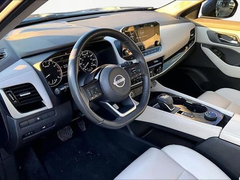 Used 2023 Nissan Rogue SL w/ SL Premium Package image 12