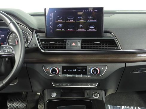 Used 2023 Audi Q5 2.0T Premium w/ Convenience Package image 26