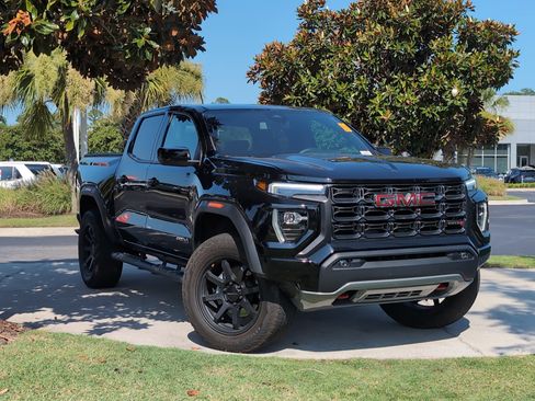 Used 2024 GMC Canyon AT4 AWD/4WD image 2