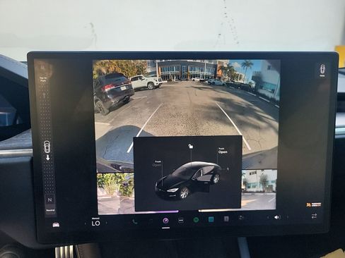 Used 2022 Tesla Model S image 27