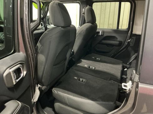 Used 2018 Jeep Wrangler Unlimited Sahara w/ Dual Top Group image 23