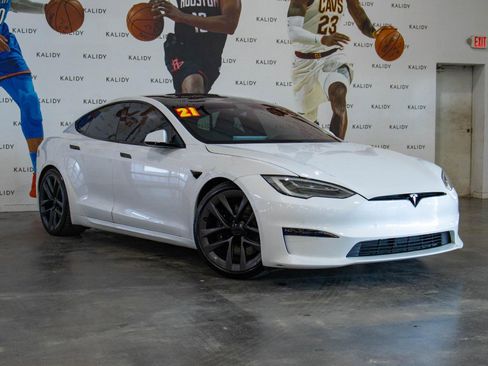 Used 2021 Tesla Model S Plaid image 2