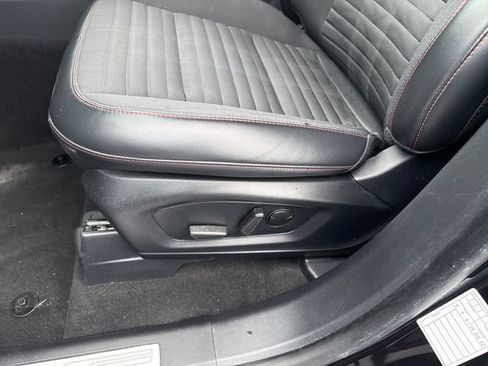 Used 2025 Ford Explorer ST-Line w/ ST-Line Street Pack AWD/4WD image 11