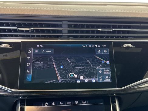 Used 2025 Audi Q8 Prestige image 13