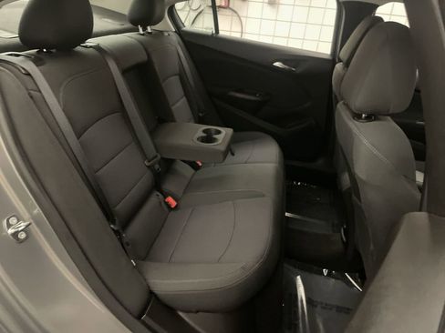 Used 2018 Chevrolet Cruze LT w/ Convenience Package FWD image 19