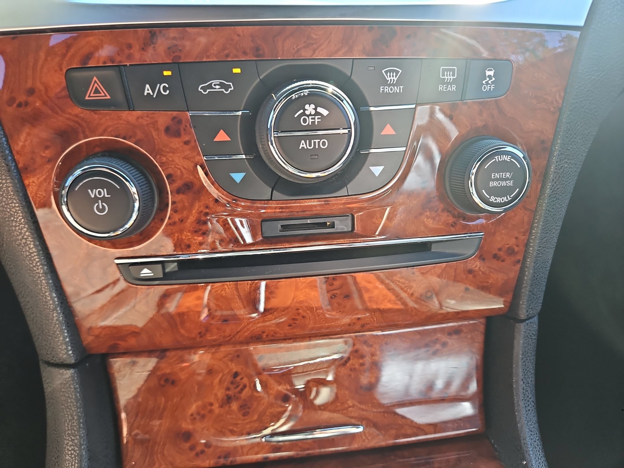Used 2014 Chrysler 300 RWD image 30