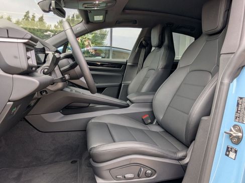 New 2026 Porsche Macan Electric RWD image 5