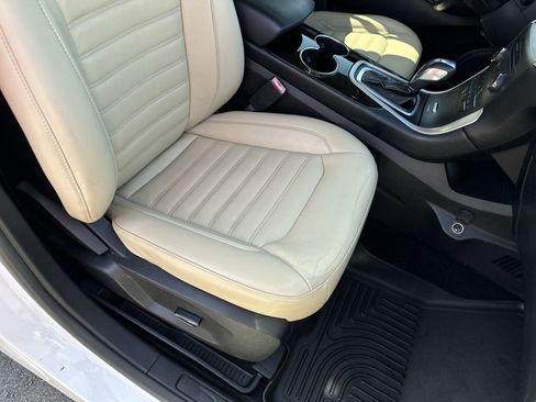 Used 2015 Ford Edge SEL w/ Equipment Group 201A image 19