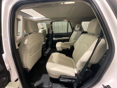 Used 2019 Ford Expedition Platinum RWD image 12