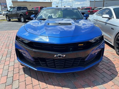 Used 2019 Chevrolet Camaro SS image 3