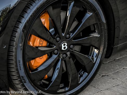 Used 2025 Bentley Continental GT image 12